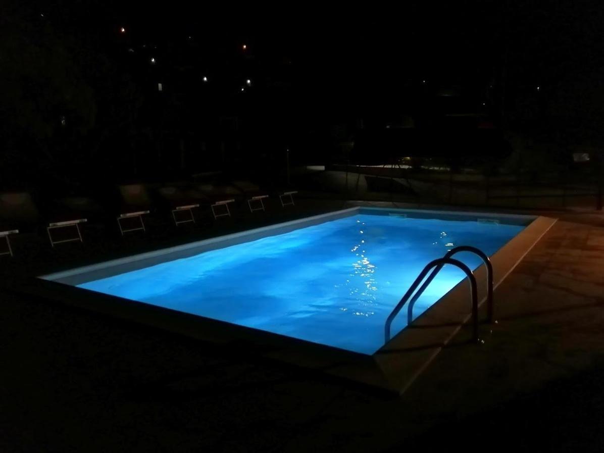 Villaggio Turistico Il Lago Dorato Carlazzo 外观 照片