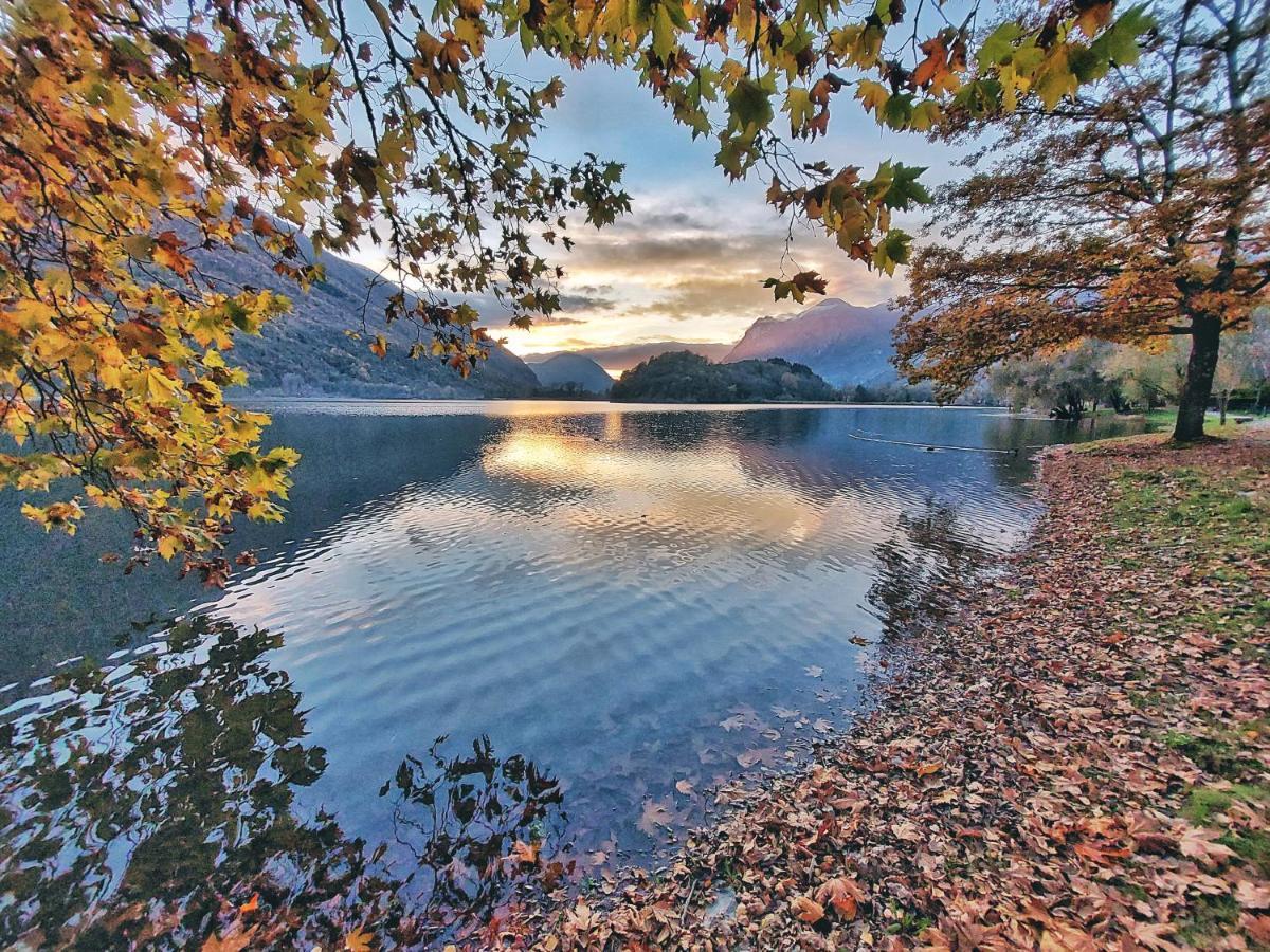 Villaggio Turistico Il Lago Dorato Carlazzo 外观 照片